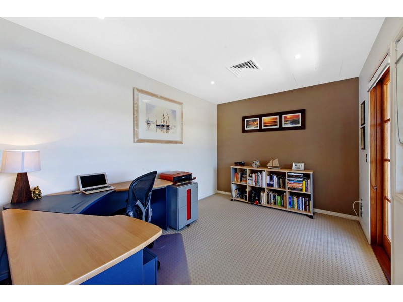 6 Brindisi Ave, Isle Of Capri QLD 4217