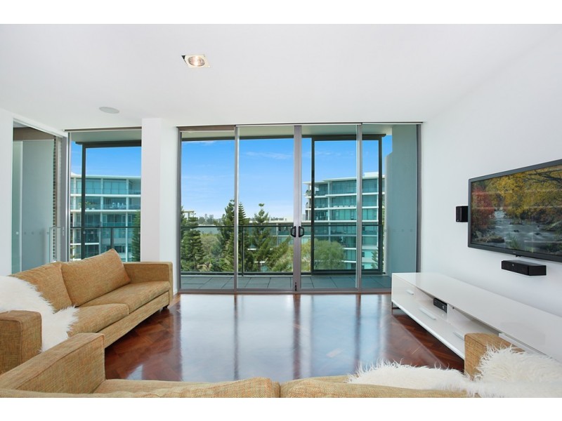 5601 Ephraim Island, Paradise Point QLD 4216