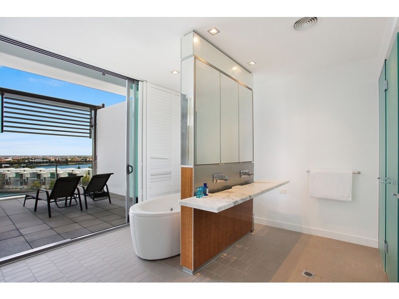 5601 Ephraim Island, Paradise Point QLD 4216