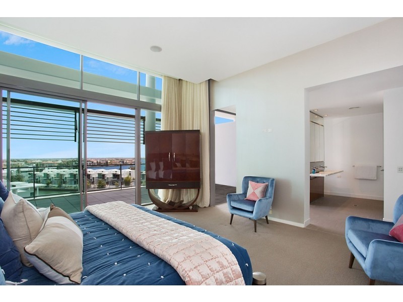 5601 Ephraim Island, Paradise Point QLD 4216