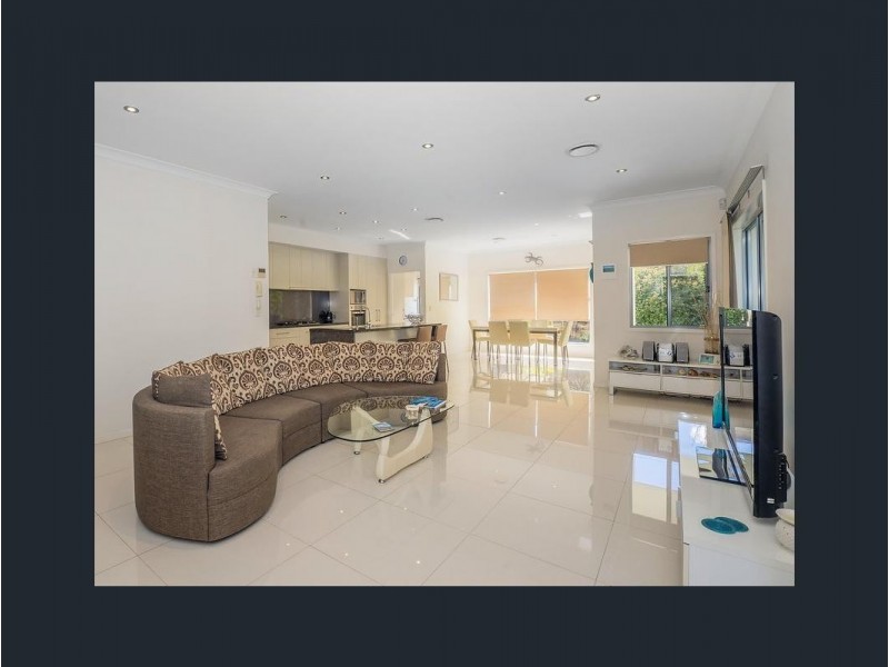 2/30 Heights Drive, Robina QLD 4226