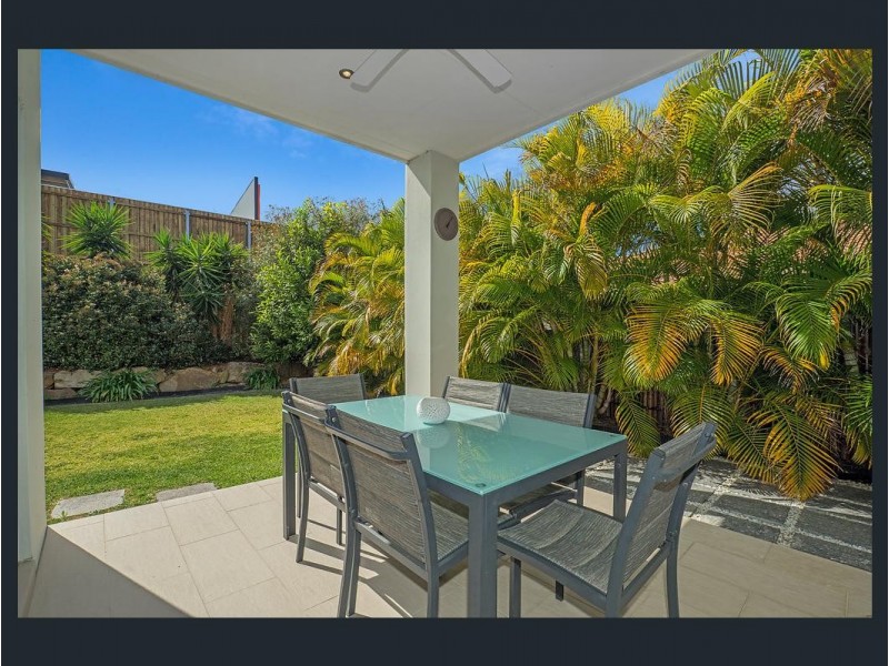 2/30 Heights Drive, Robina QLD 4226