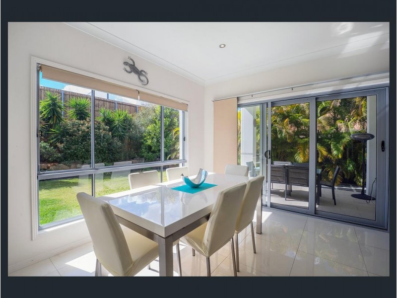 2/30 Heights Drive, Robina QLD 4226
