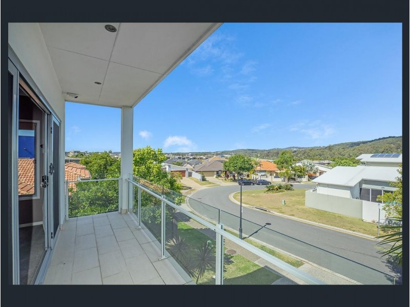 2/30 Heights Drive, Robina QLD 4226