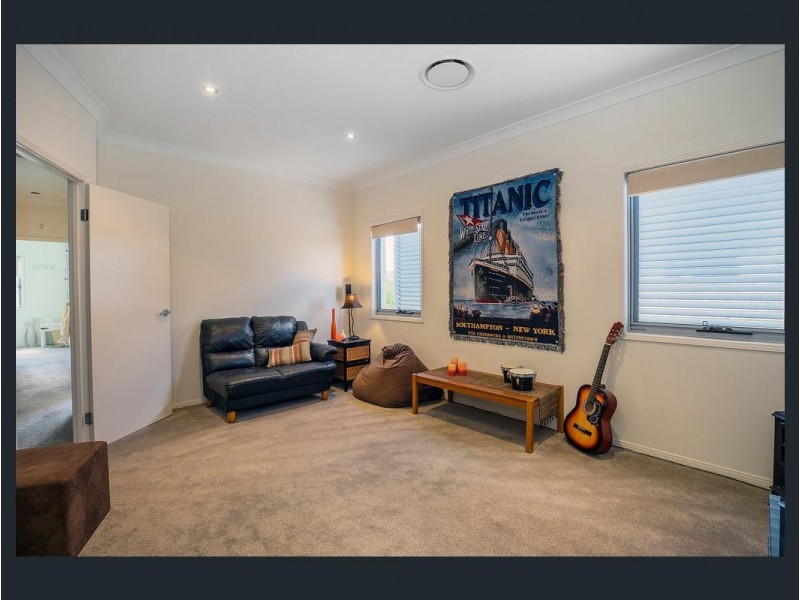 2/30 Heights Drive, Robina QLD 4226