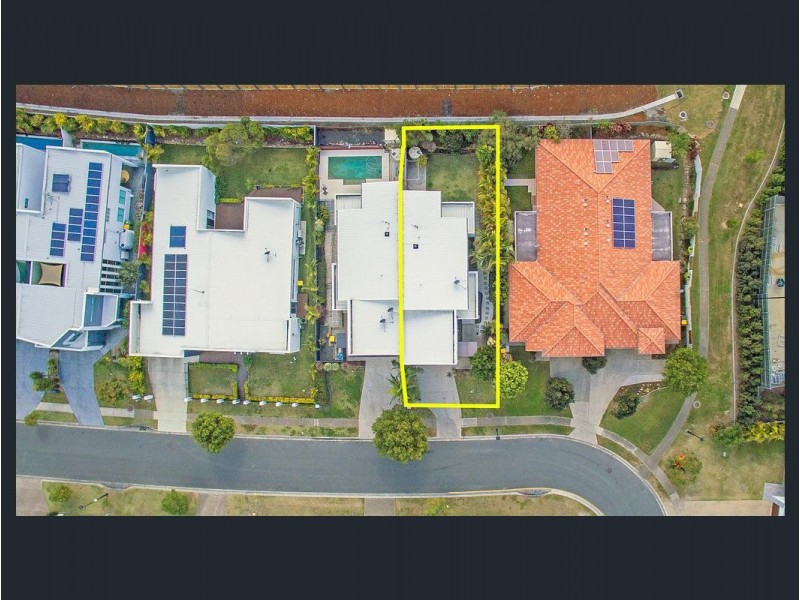 2/30 Heights Drive, Robina QLD 4226
