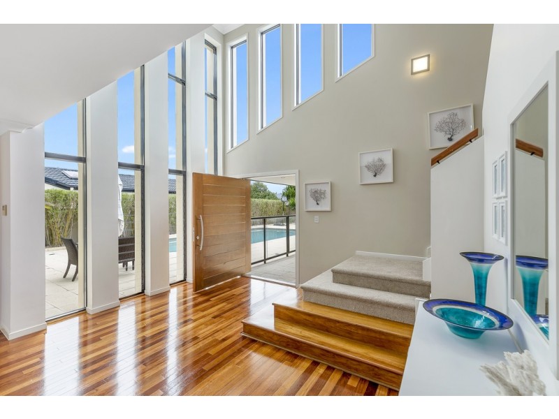 12 Glenbrook Avenue, Benowa Waters QLD 4217