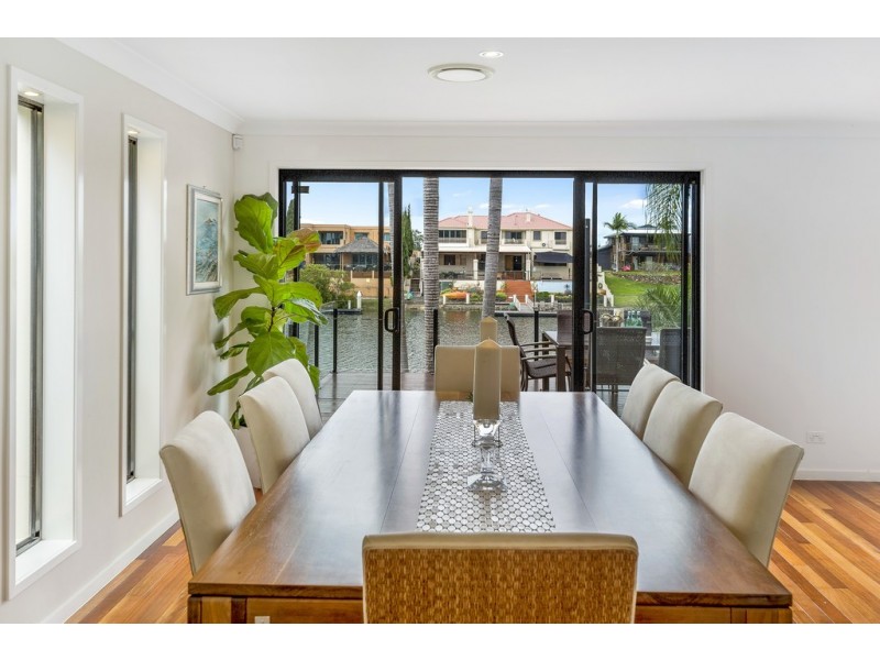 12 Glenbrook Avenue, Benowa Waters QLD 4217