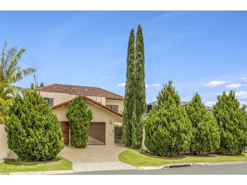 12 Glenbrook Avenue, Benowa Waters QLD 4217