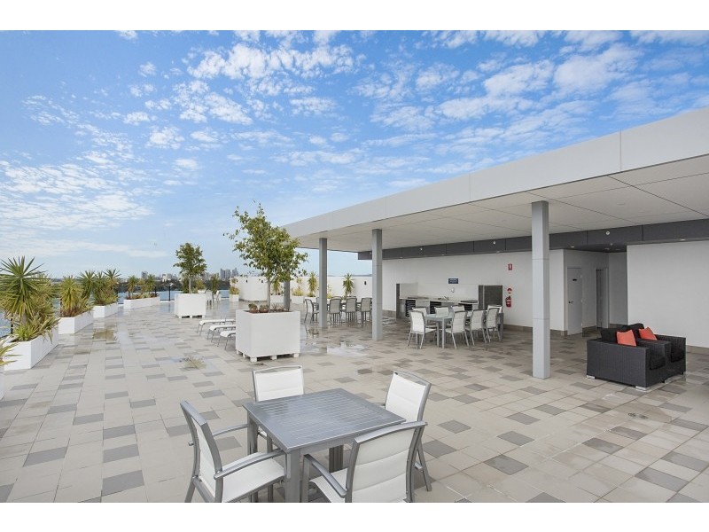 1308/5 ‘Waterpoint’ Harbourside Court, Biggera Waters QLD 4216
