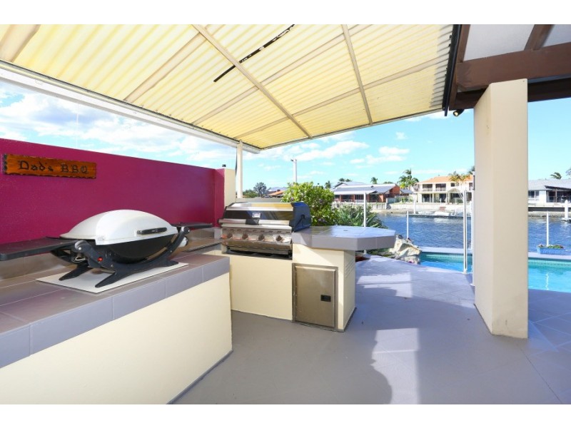 24 Erave Avenue, Runaway Bay QLD 4216