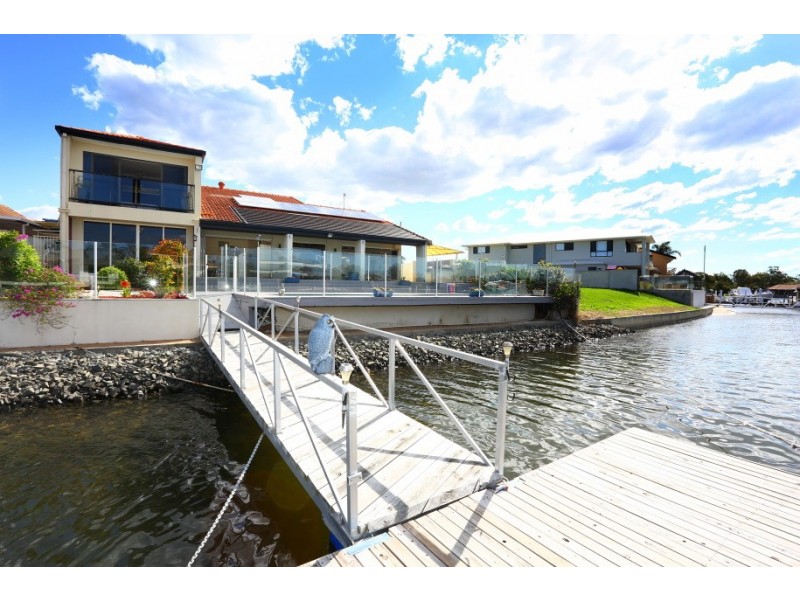 24 Erave Avenue, Runaway Bay QLD 4216