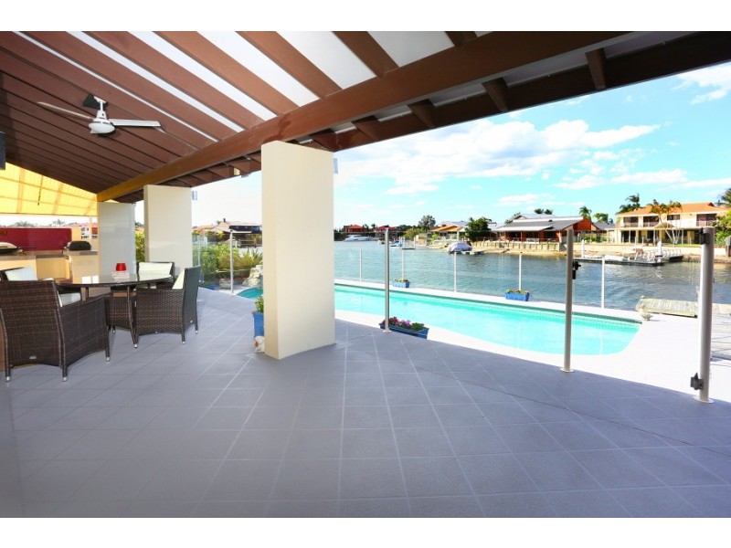 24 Erave Avenue, Runaway Bay QLD 4216