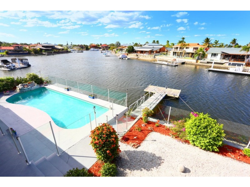 24 Erave Avenue, Runaway Bay QLD 4216