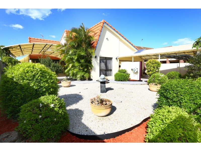 24 Erave Avenue, Runaway Bay QLD 4216