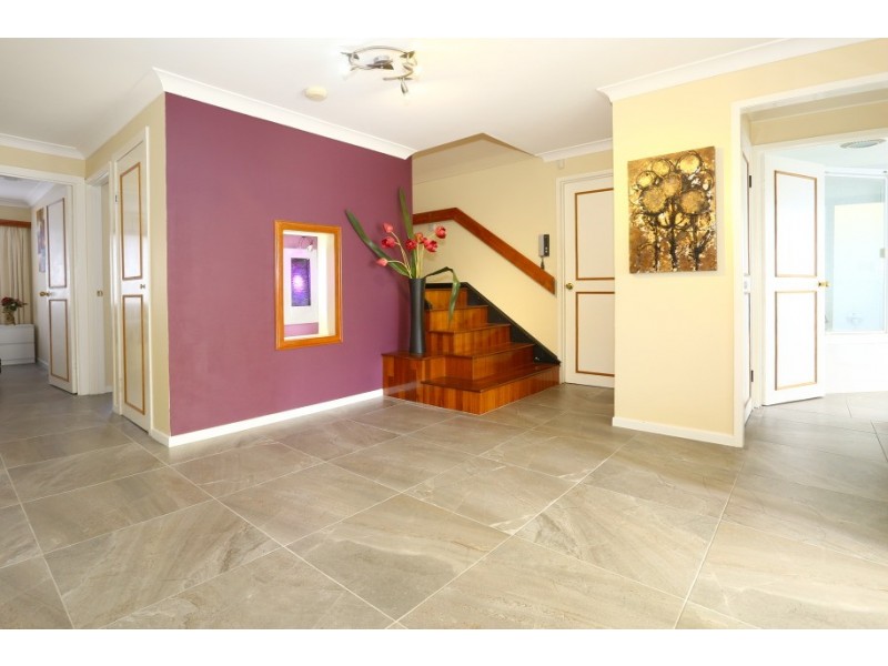 24 Erave Avenue, Runaway Bay QLD 4216