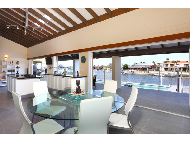 24 Erave Avenue, Runaway Bay QLD 4216