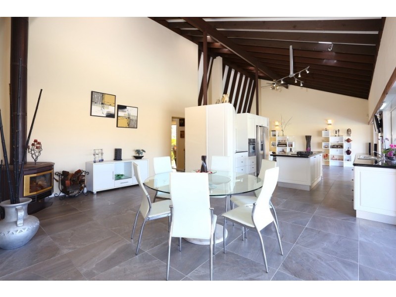 24 Erave Avenue, Runaway Bay QLD 4216