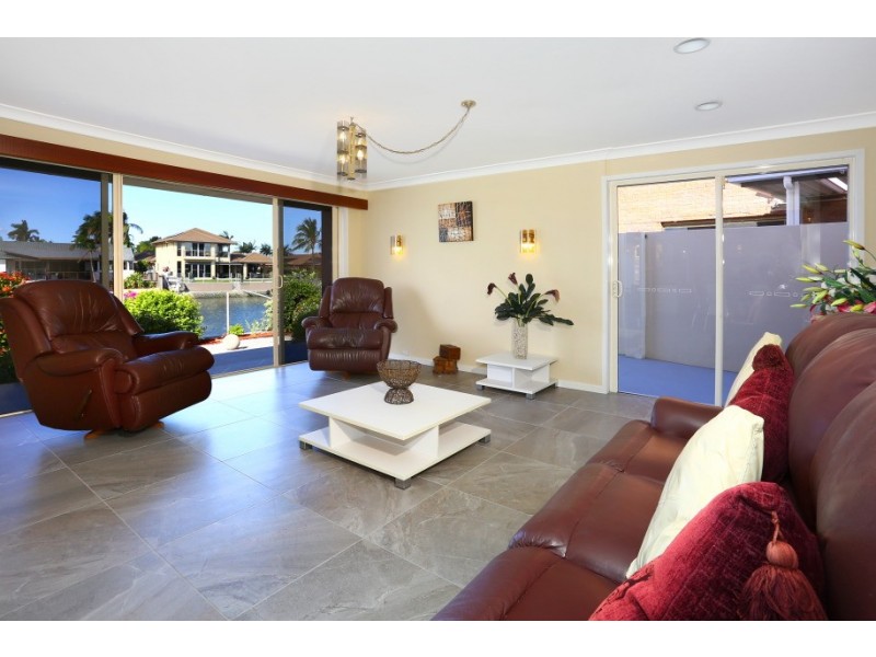 24 Erave Avenue, Runaway Bay QLD 4216