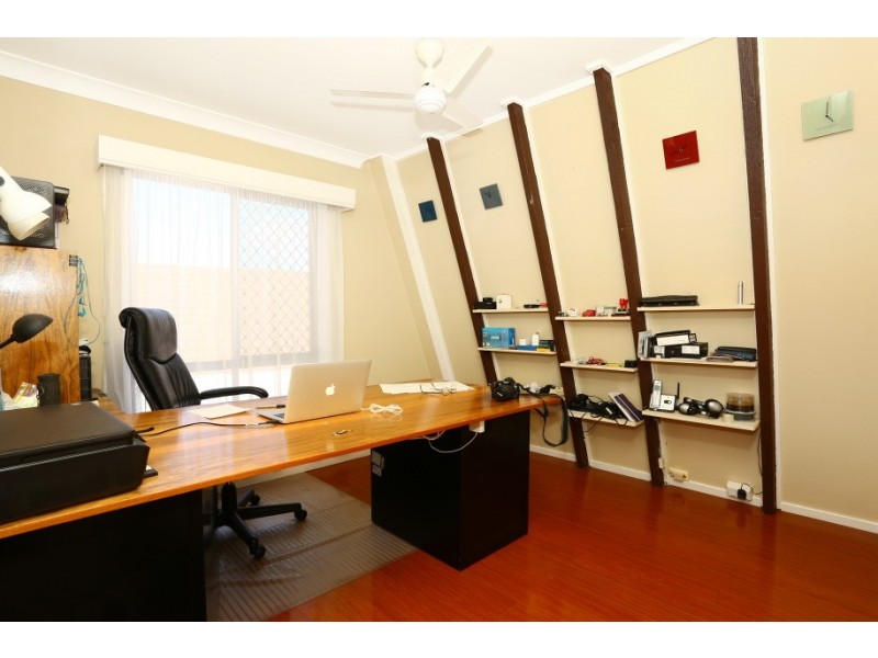 24 Erave Avenue, Runaway Bay QLD 4216