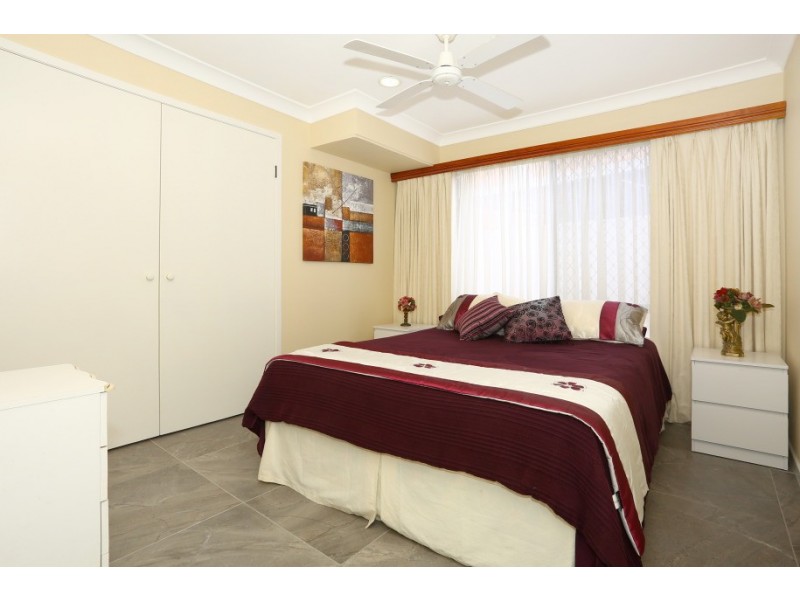 24 Erave Avenue, Runaway Bay QLD 4216