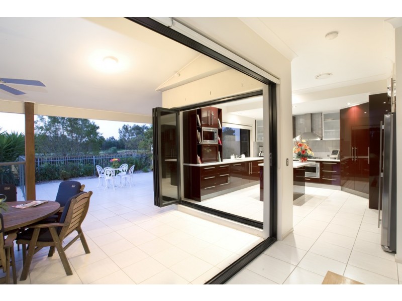 42 Lakelands Drive, Merrimac QLD 4226