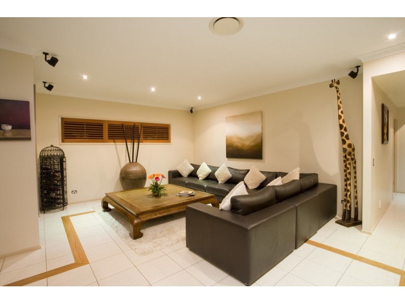 42 Lakelands Drive, Merrimac QLD 4226