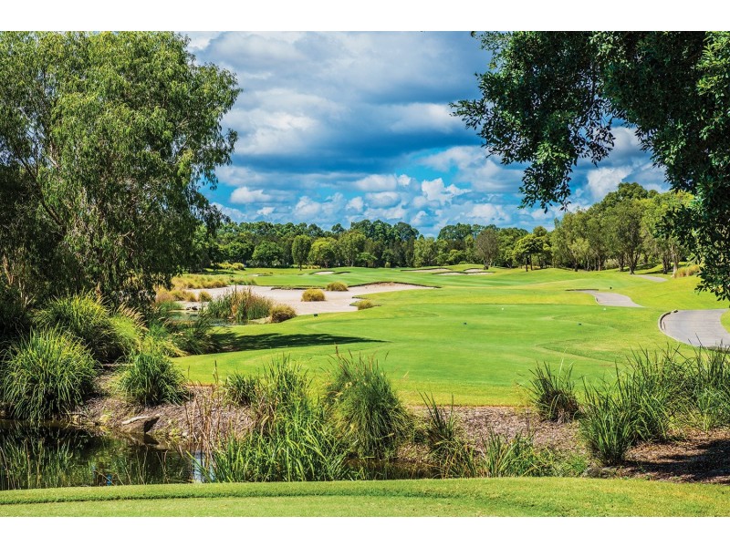 42 Lakelands Drive, Merrimac QLD 4226