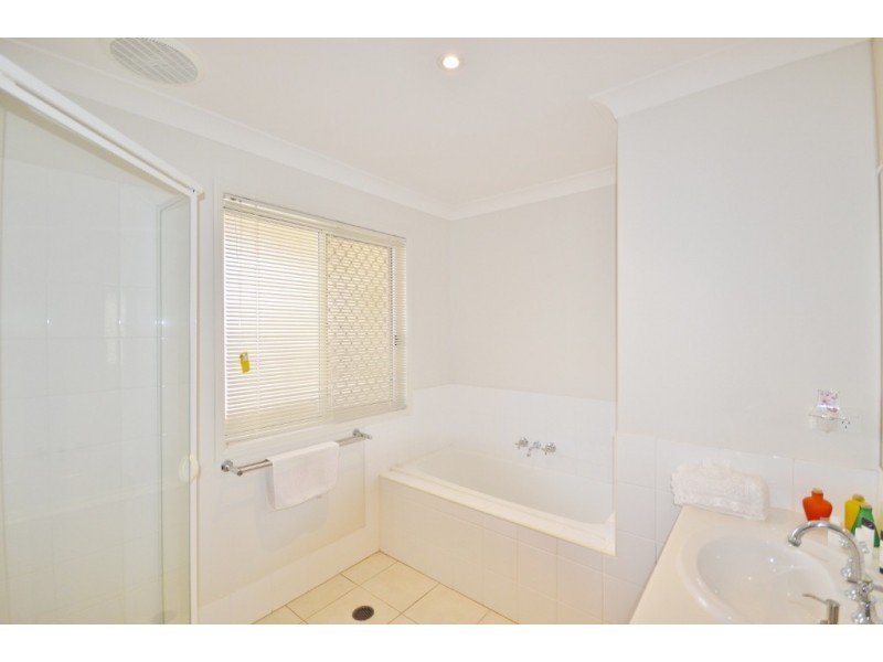 18 Mackenzie St, Coomera QLD 4209