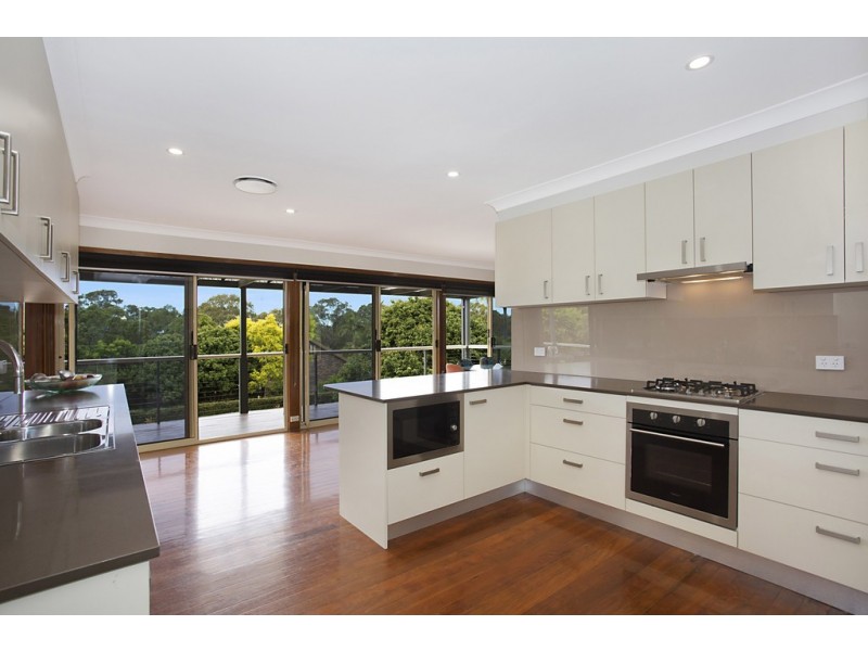 23 Tambourah Drive, Benowa QLD 4217