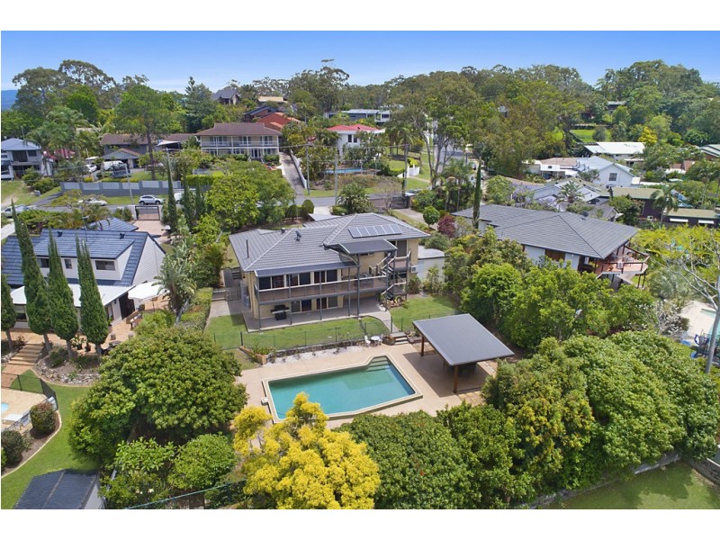 23 Tambourah Drive, Benowa QLD 4217