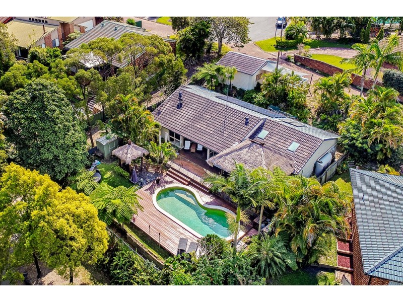 18 Carnoustie Court, Robina QLD 4226