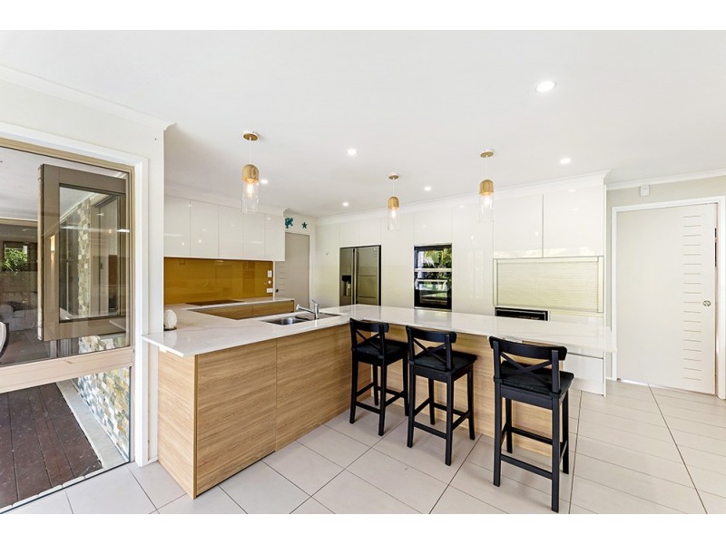 18 Carnoustie Court, Robina QLD 4226