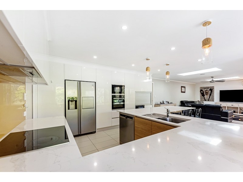 18 Carnoustie Court, Robina QLD 4226