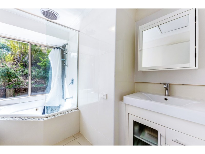 18 Carnoustie Court, Robina QLD 4226