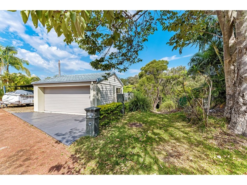 18 Carnoustie Court, Robina QLD 4226