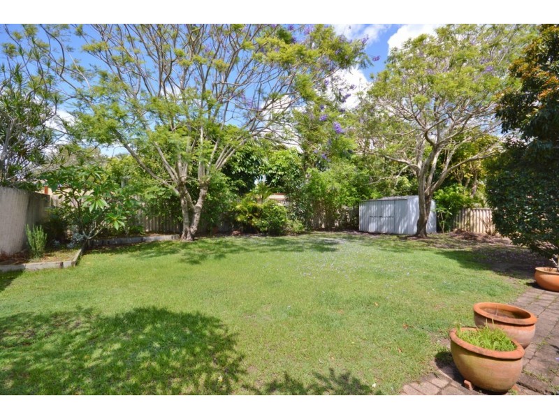 6 Wanderer Avenue, Mermaid Waters QLD 4218