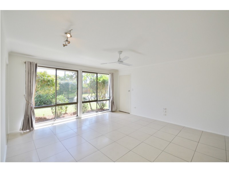 6 Wanderer Avenue, Mermaid Waters QLD 4218