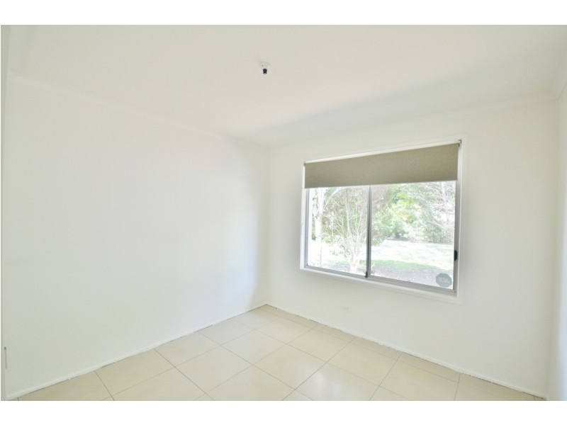 6 Wanderer Avenue, Mermaid Waters QLD 4218