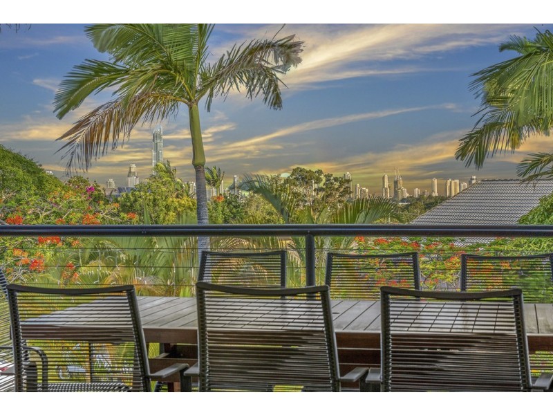 19 Kula Close, Benowa QLD 4217