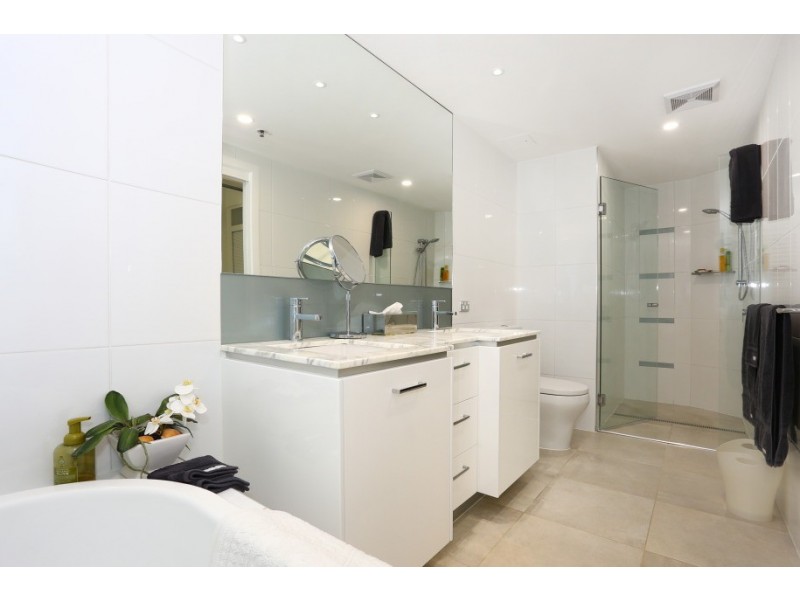 701/300 ‘Aqua’ Marine Parade, Labrador QLD 4215