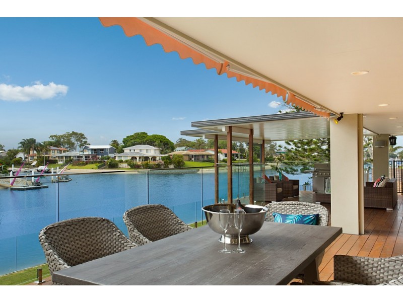 19 Alma Street, Broadbeach Waters QLD 4218
