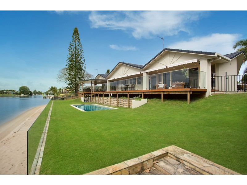 19 Alma Street, Broadbeach Waters QLD 4218