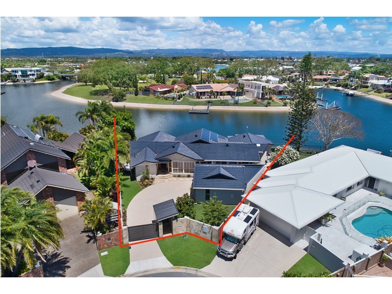 19 Alma Street, Broadbeach Waters QLD 4218