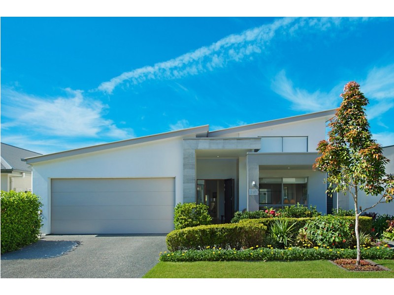 210/1 Halcyon Way, Hope Island QLD 4212