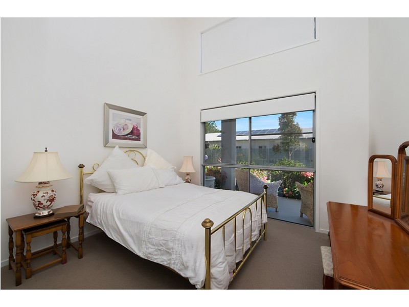 210/1 Halcyon Way, Hope Island QLD 4212