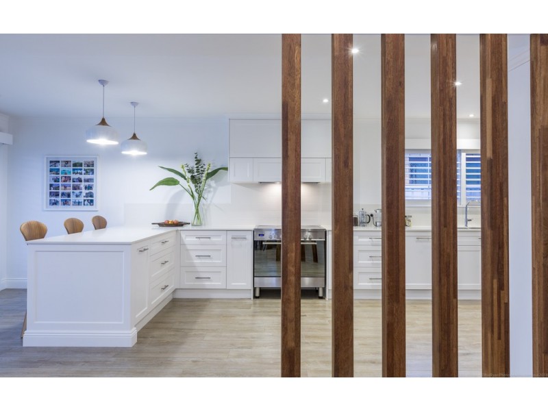 52 Sophie Avenue, Broadbeach Waters QLD 4218