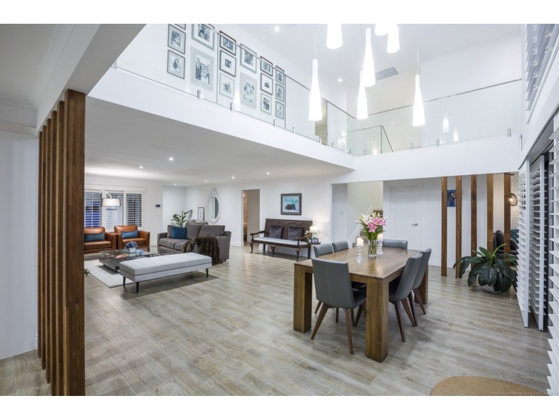 52 Sophie Avenue, Broadbeach Waters QLD 4218