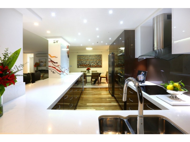 109/17 Bayview Street, Runaway Bay QLD 4216