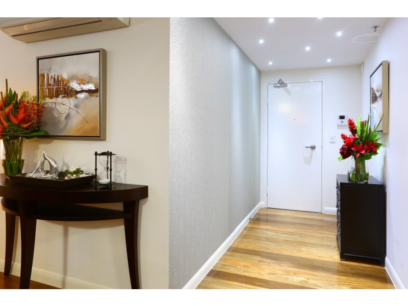 109/17 Bayview Street, Runaway Bay QLD 4216